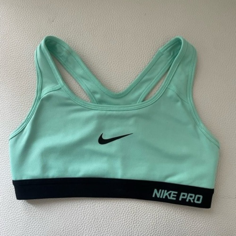 NWOT Nike Pro Swoosh Sports Bra XS Mint Green Medium Impact